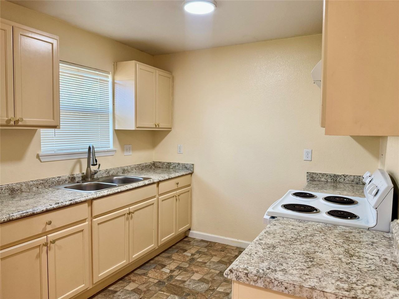 711 Hahlo Street #711 - Photo 3 of 13