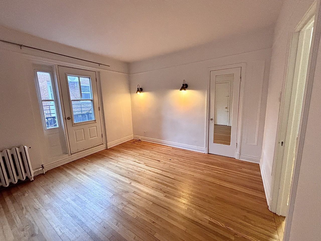 3719 Rue du Frere Andre #30 - Photo 4 of 7