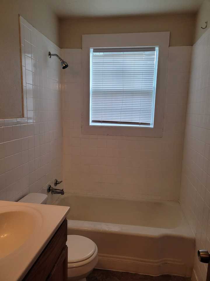 4374 Monroe Ave #NA - Photo 6 of 10