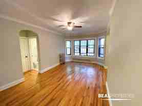 4614 N Paulina St #402 - Photo 1 of 1