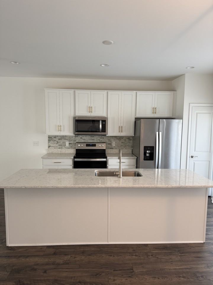 179 Broad Street - Photo 4 of 16