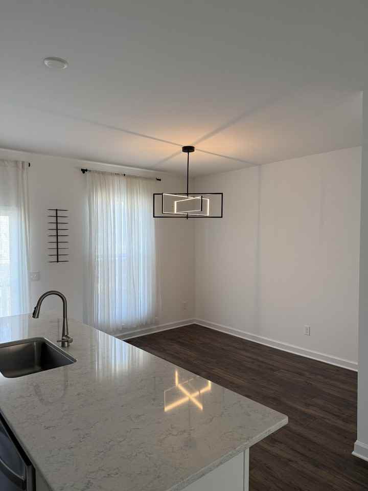 179 Broad Street - Photo 5 of 16