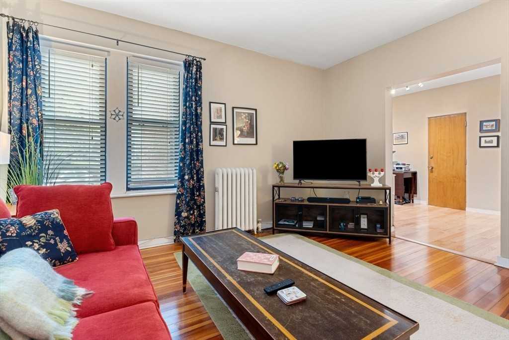 1404 Commonwealth Avenue #8 - Photo 7 of 14