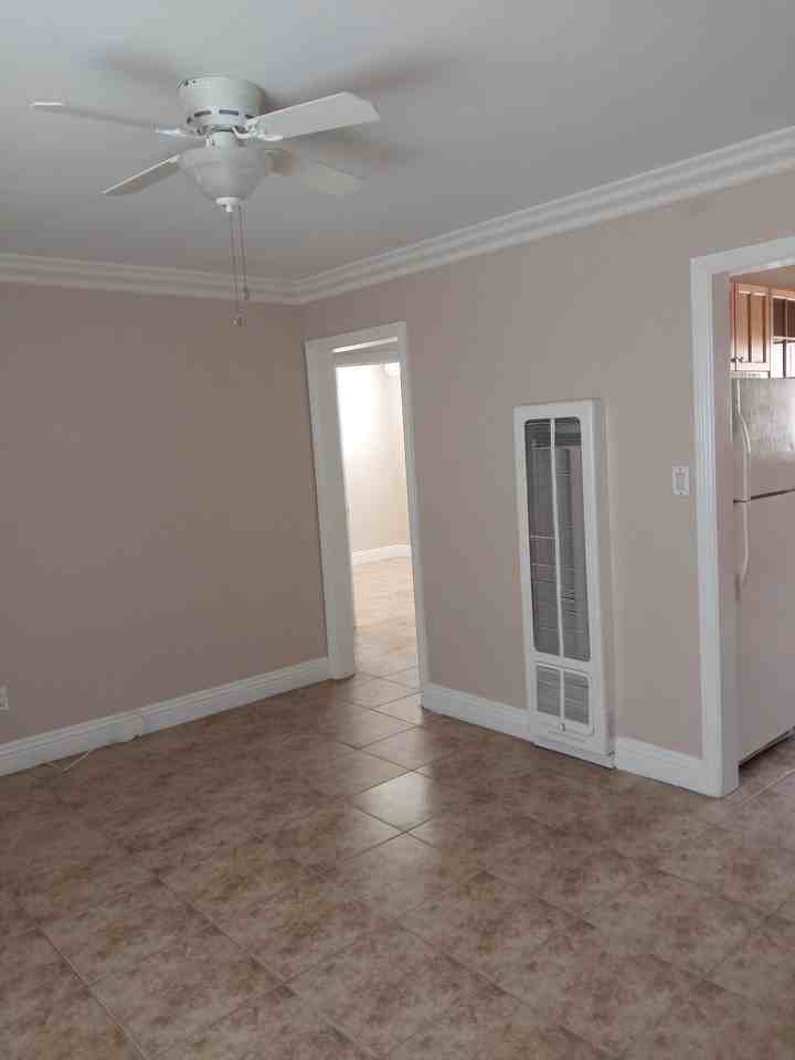 556 Casselman St #5 - Photo 3 of 6