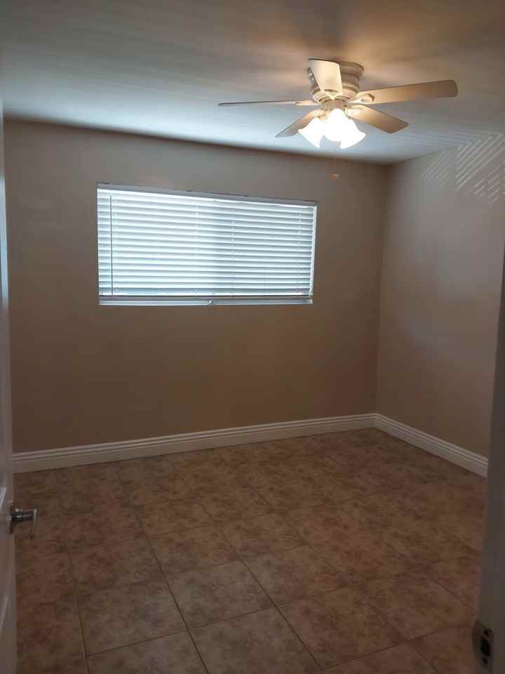 556 Casselman St #5 - Photo 4 of 6