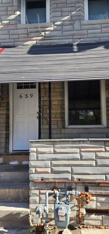 639 Clinton Street #NA - Photo 2 of 34