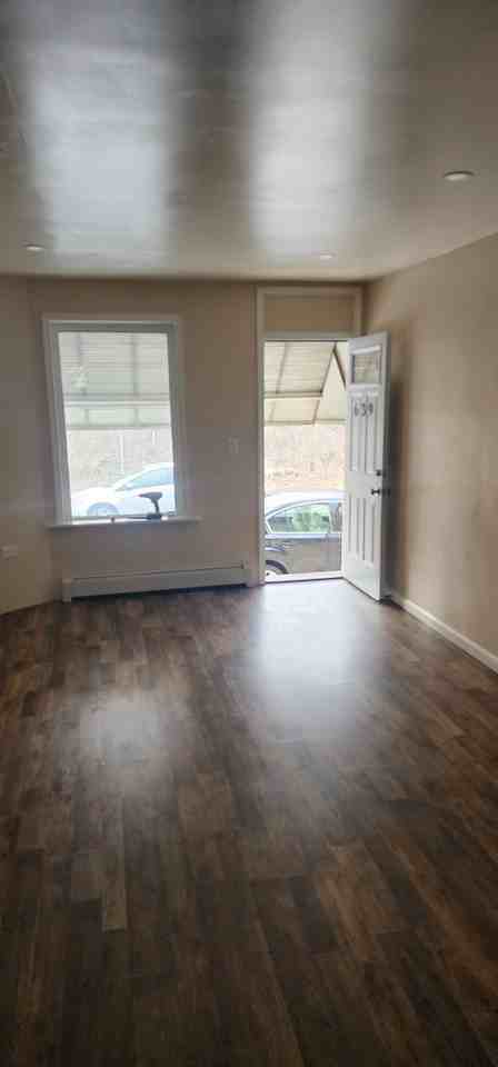 639 Clinton Street #NA - Photo 3 of 34