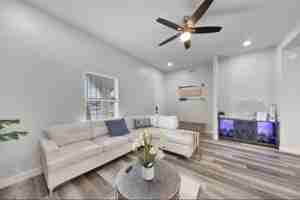 featured image of 102 W Corral St #2