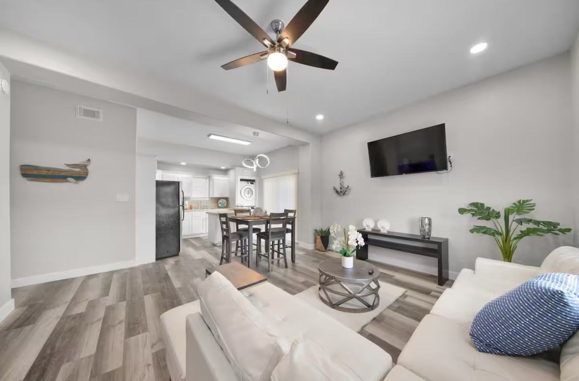102 W Corral St #2 - Photo 6 of 20