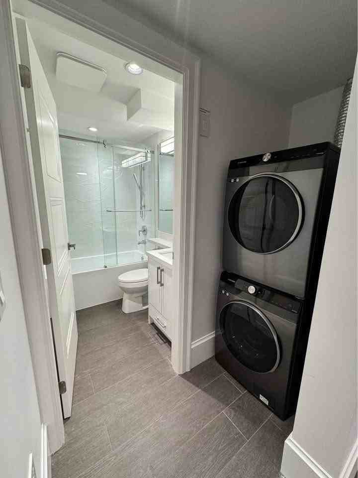 939 Forest Hills Drive #bsmt - Photo 7 of 15