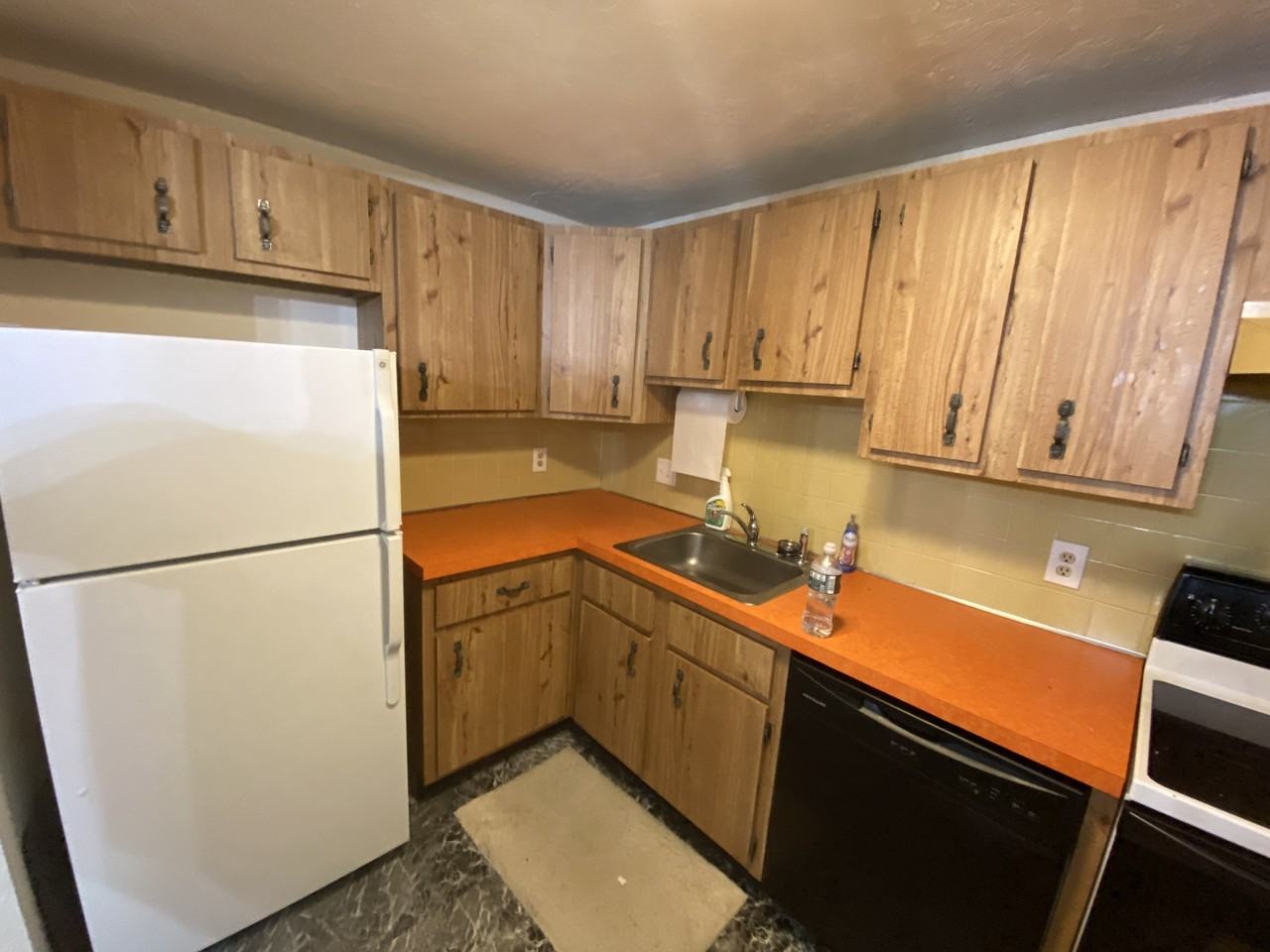 20 Erick Rd #21 - Photo 4 of 14