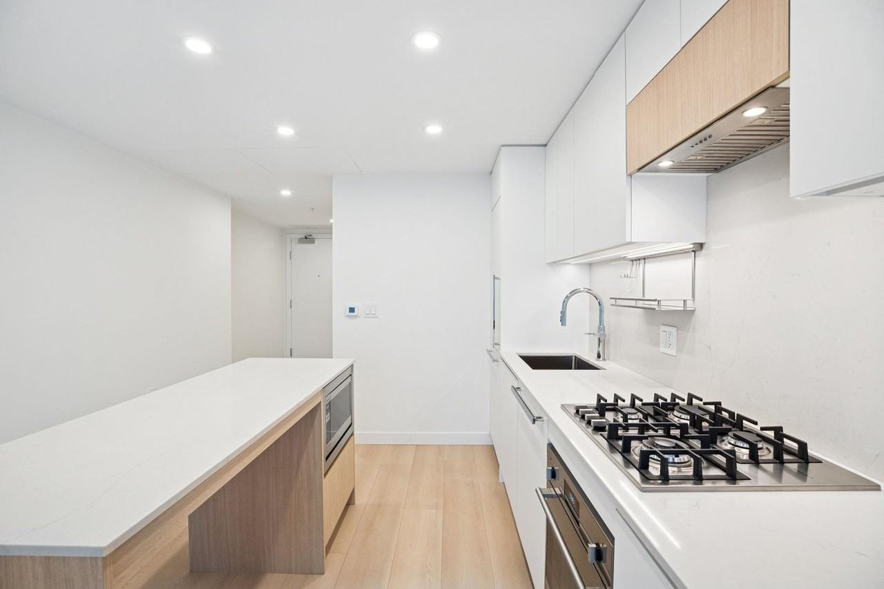 13573 98A Avenue #11XX - Photo 3 of 32