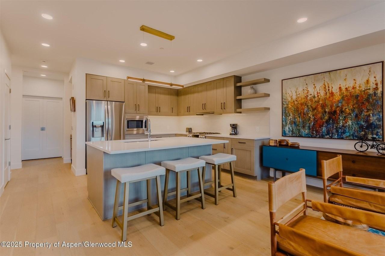 220 Lewis Lane - Photo 4 of 50