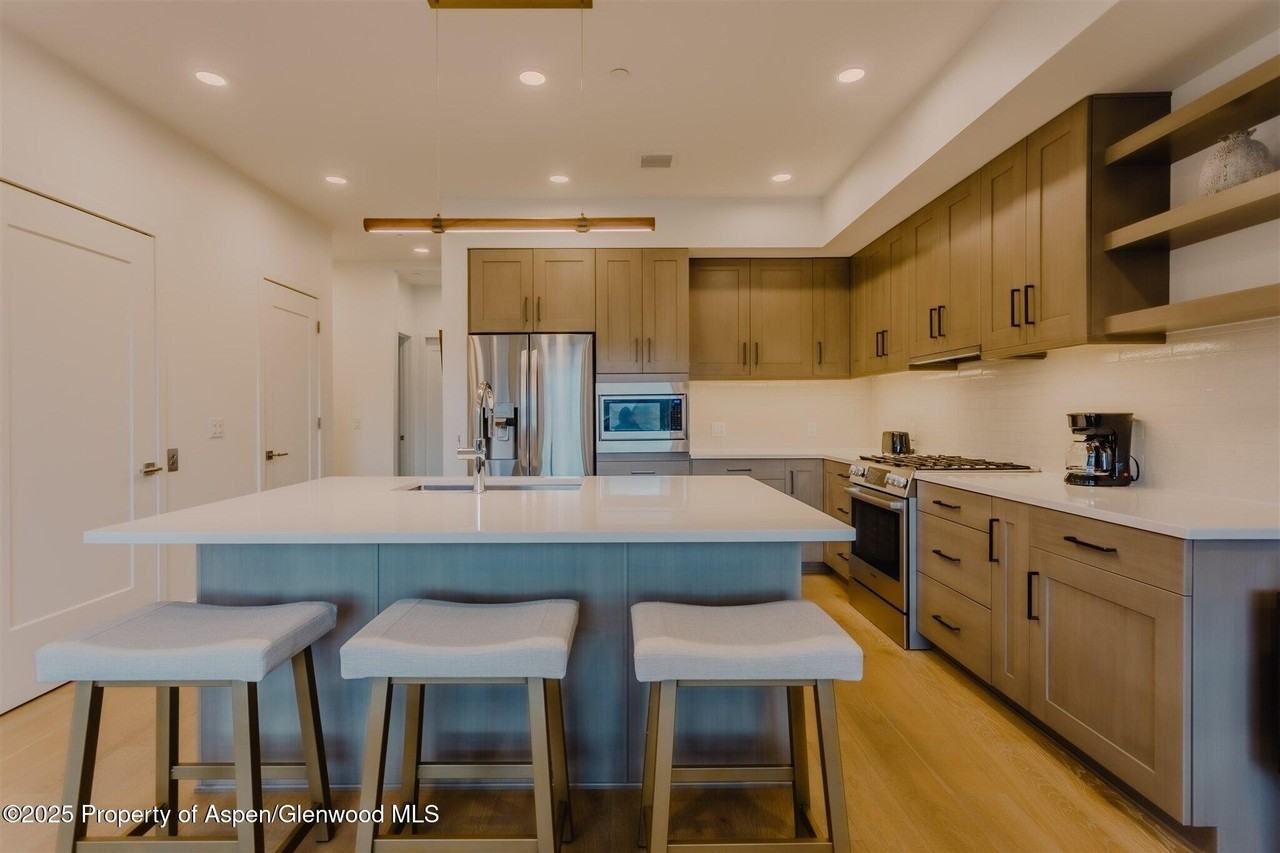 220 Lewis Lane - Photo 5 of 50