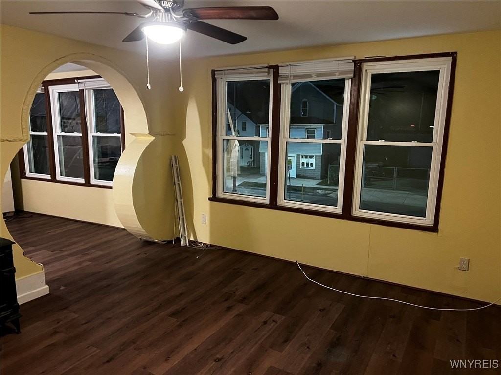 1981 Niagara Street - Photo 4 of 12