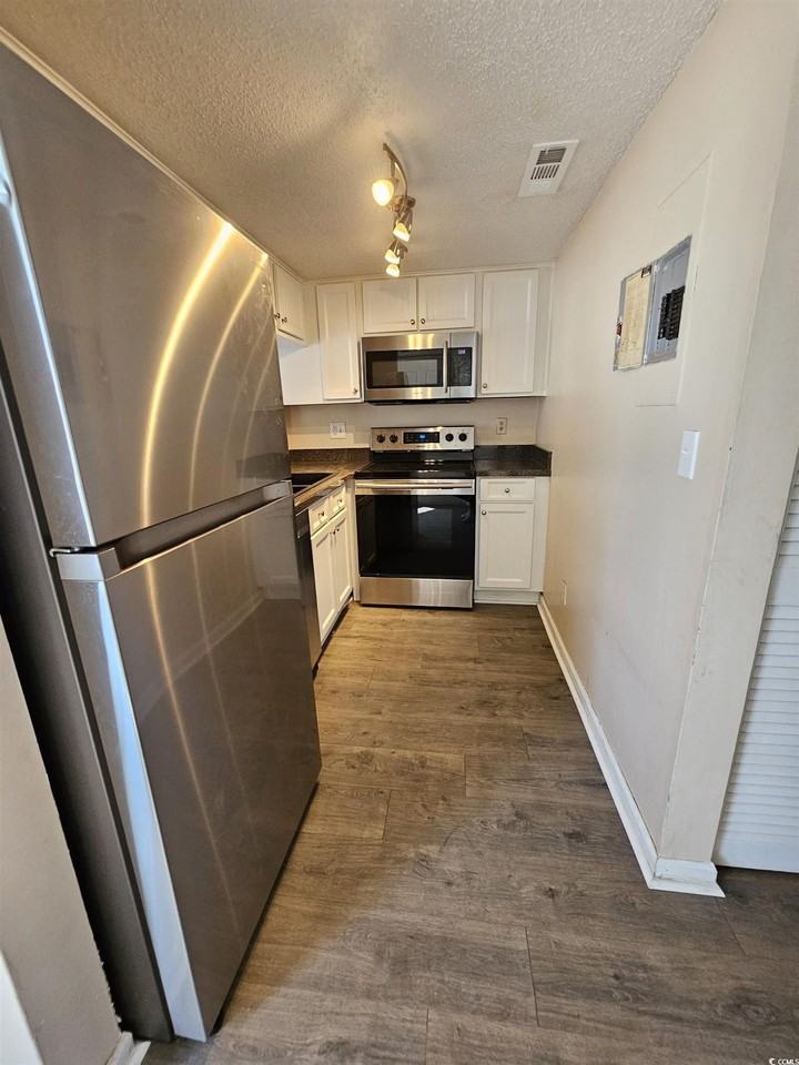 3193 Bells Lake Cir - Photo 4 of 26