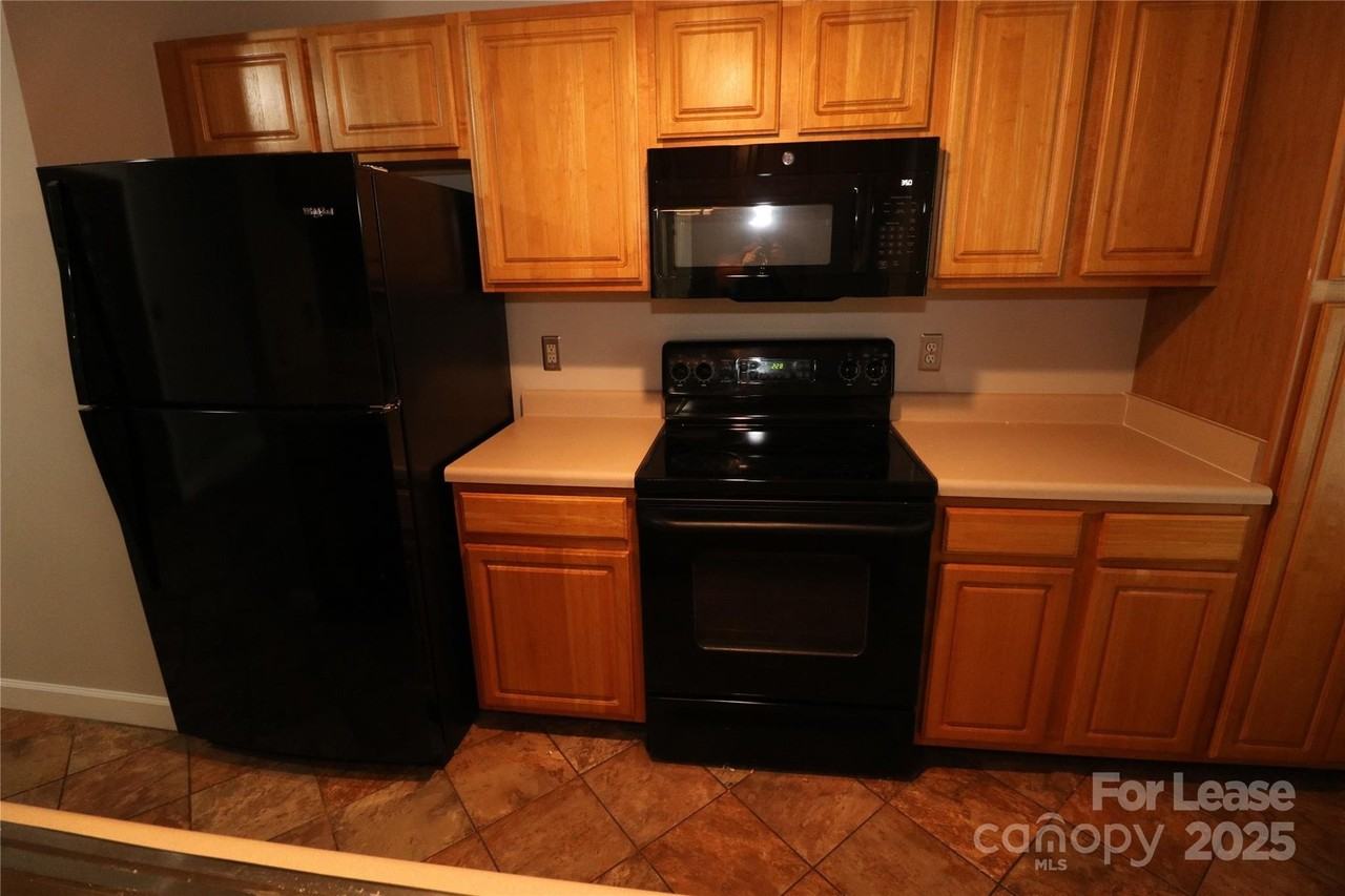 2558 Carya Pond Lane - Photo 5 of 23