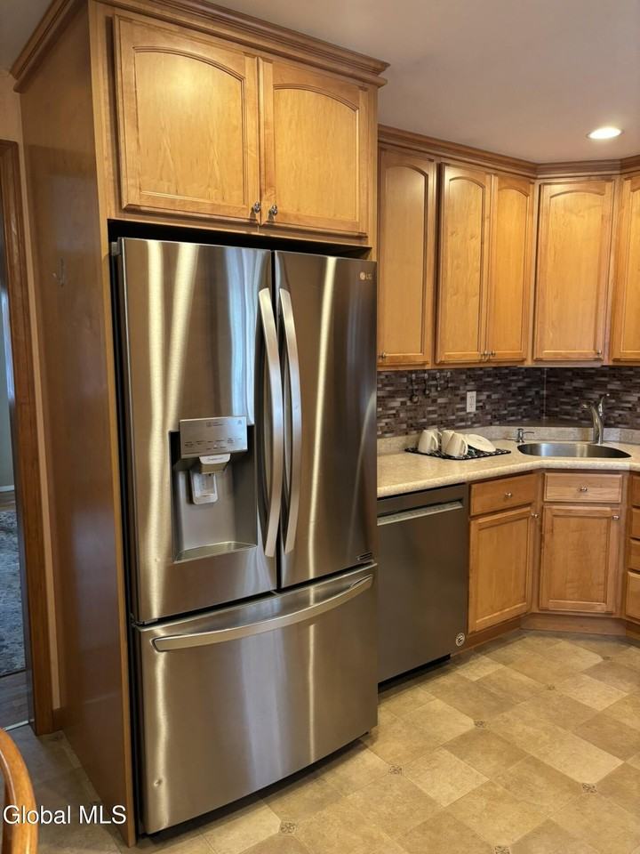 52 Trottingham Rd - Photo 6 of 35