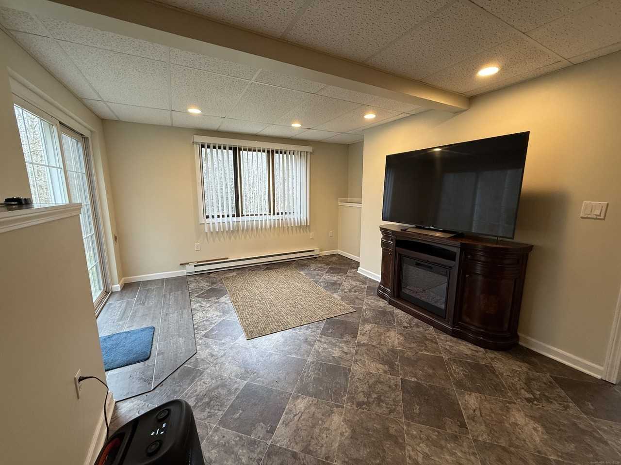 36 Rock Brook Rd - Photo 6 of 17