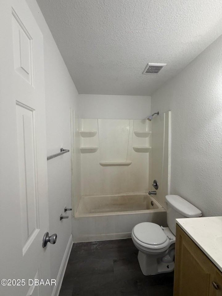 612 George W Engram Blvd Apt 3 #3 - Photo 5 of 10