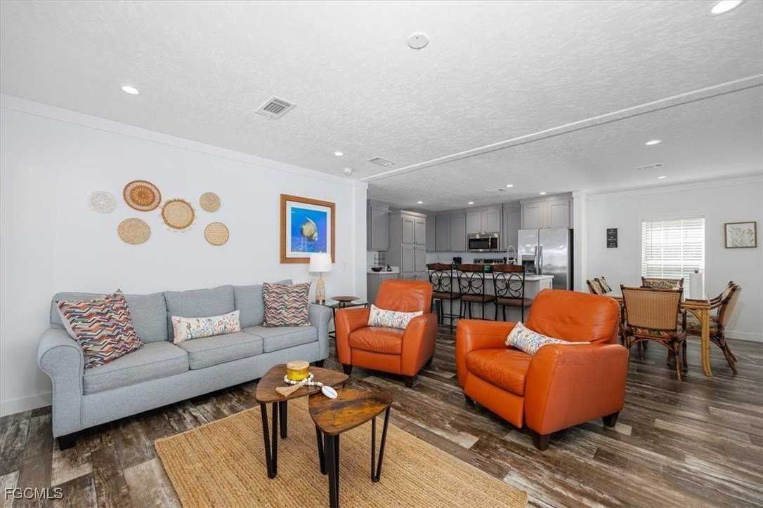 2801 York Rd - Photo 2 of 18