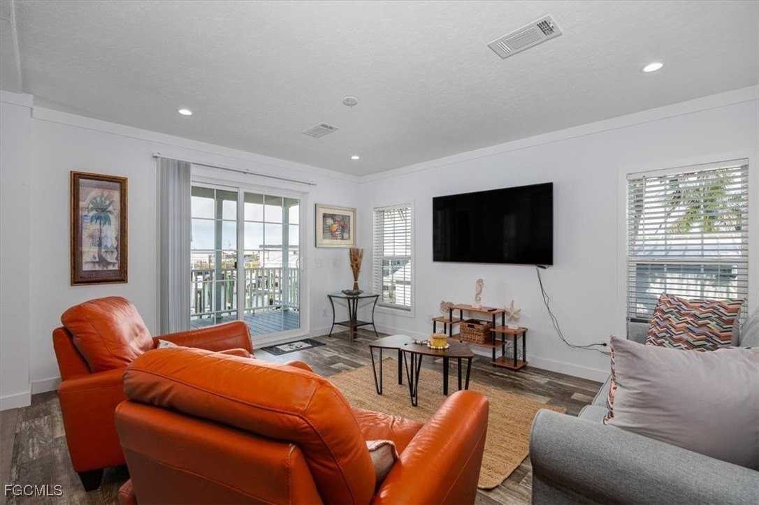 2801 York Rd - Photo 3 of 18