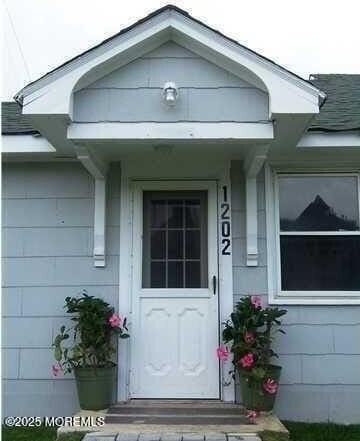 1202 Ocean Ave - Photo 2 of 8