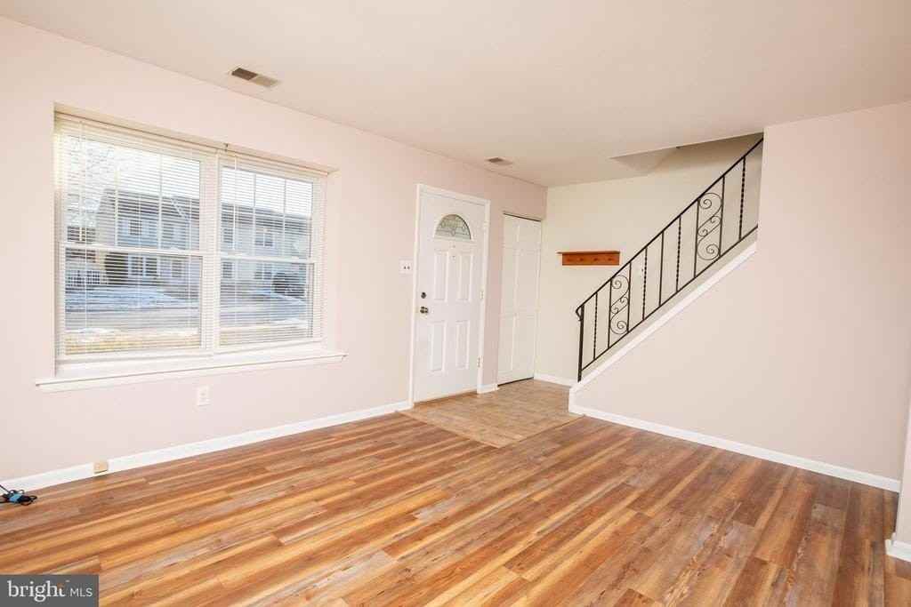 225 Cedar Dr - Photo 2 of 16