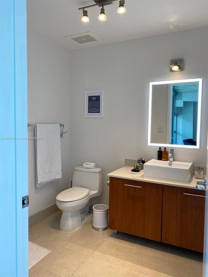 3301 Ne 1st Ave - Photo 6 of 8