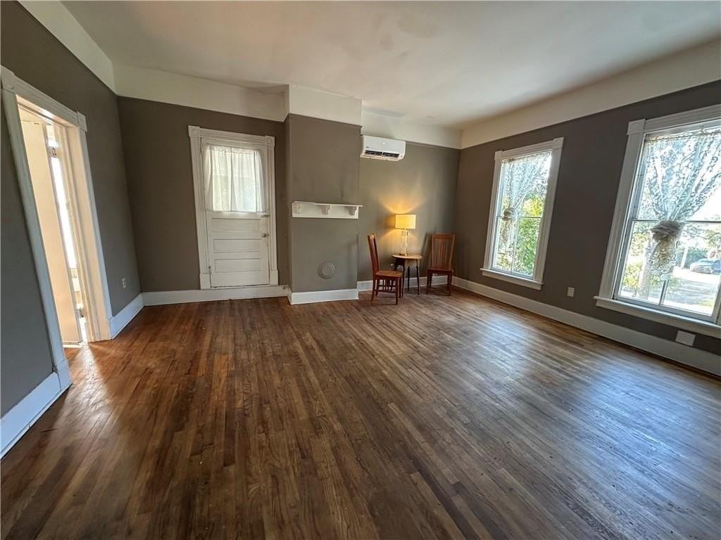 1610 Union St #A - Photo 3 of 9