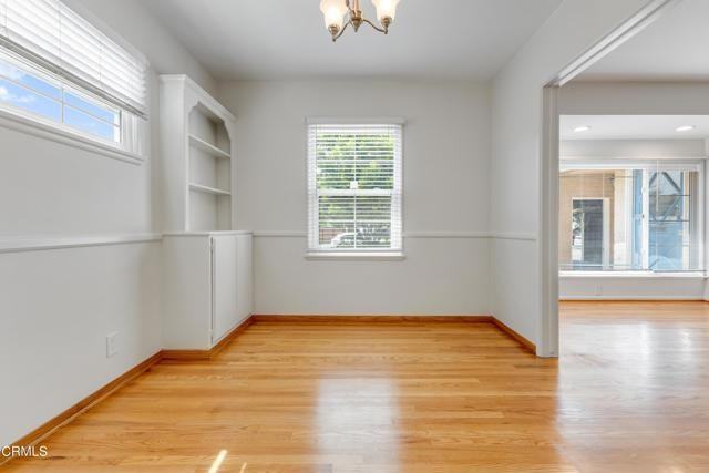 5622 Bellingham Ave - Photo 2 of 8