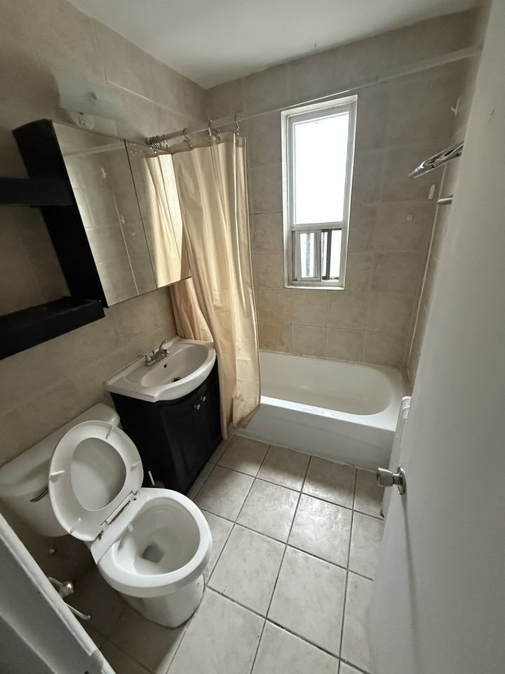 35 Lester Ave - Photo 7 of 9