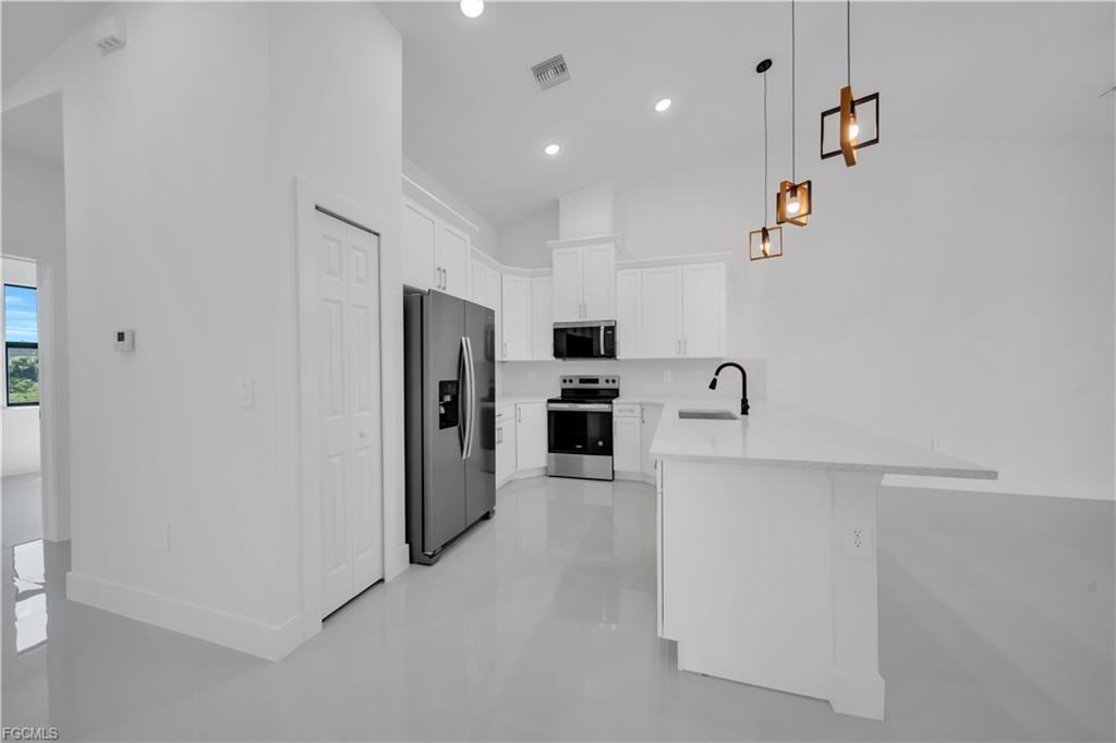 1110 Eisenhower Blvd - Photo 5 of 8