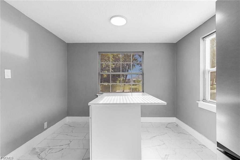 4472 E Riverside Dr - Photo 3 of 8