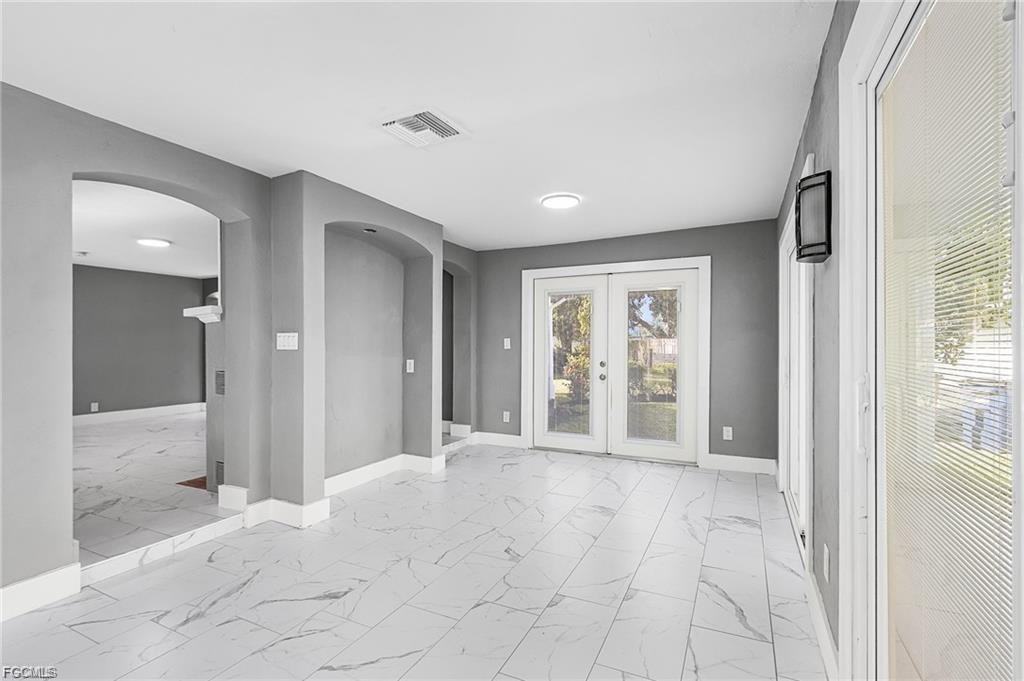 4472 E Riverside Dr - Photo 5 of 8