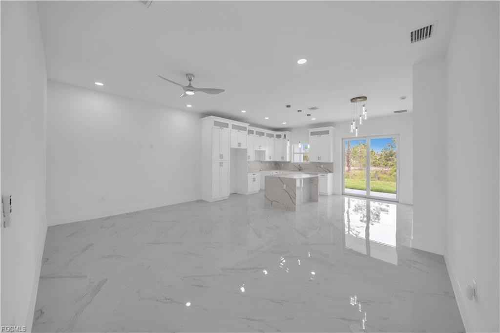 1155 Countess Ave - Photo 4 of 8