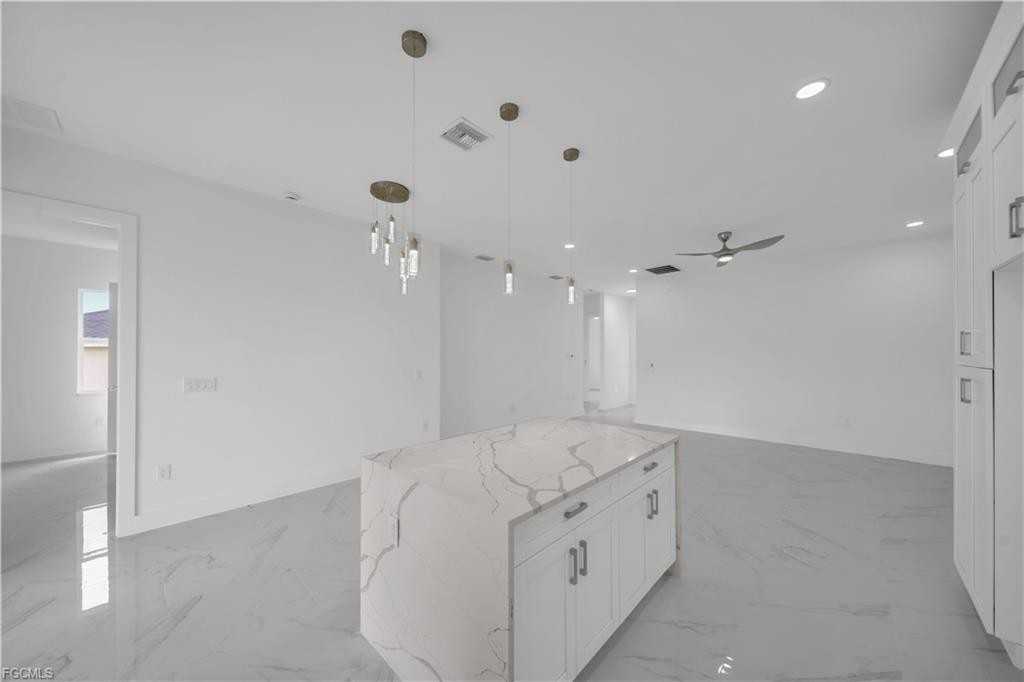 1155 Countess Ave - Photo 7 of 8