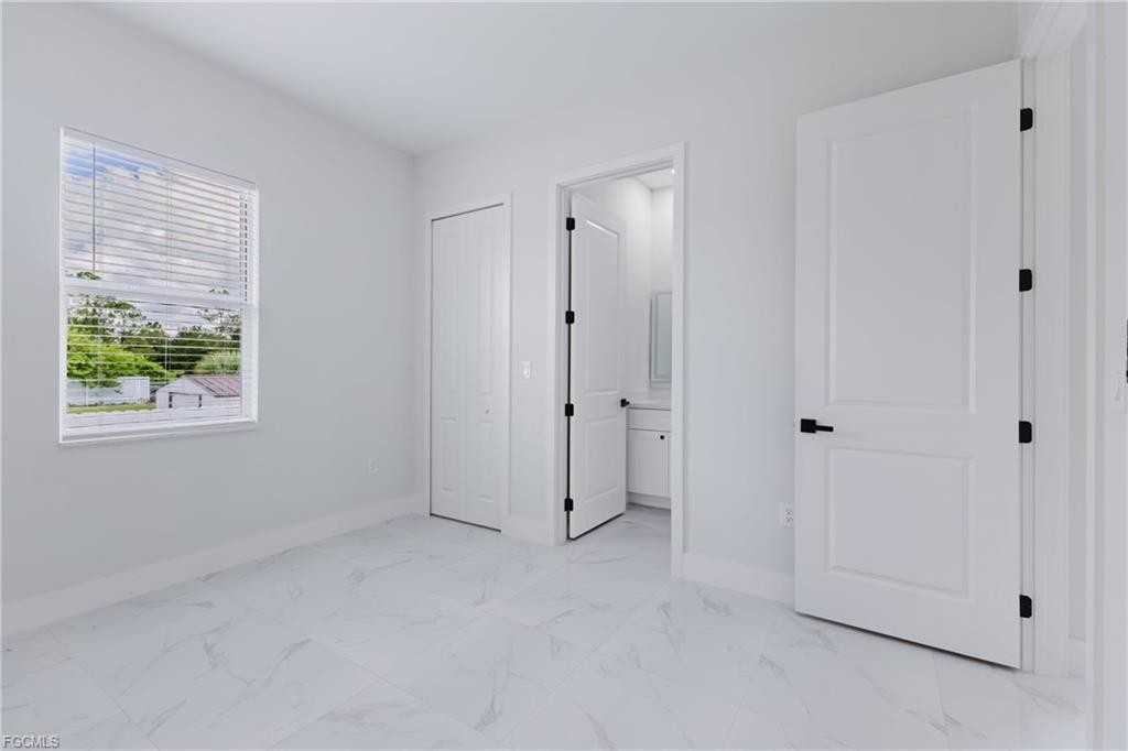 2253 10th Ter - Photo 4 of 8