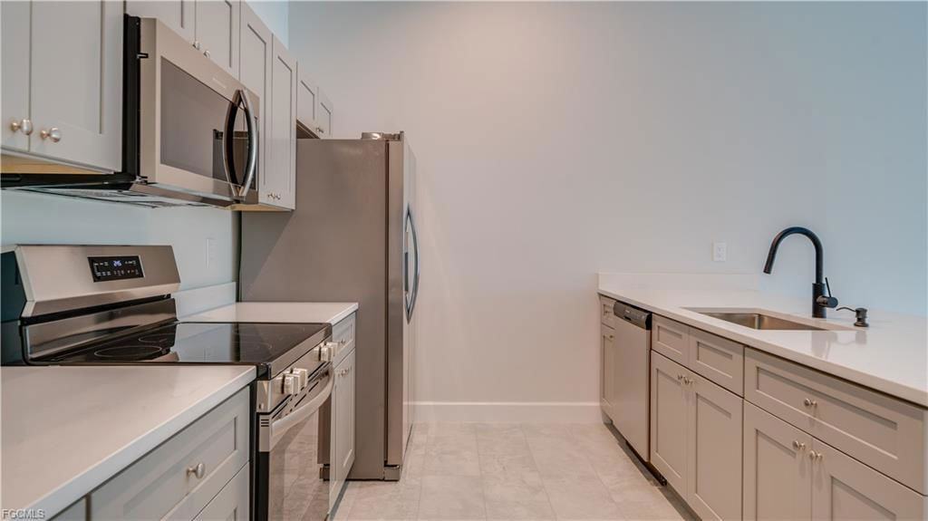 4604 Sw 8th Ct - Photo 6 of 8