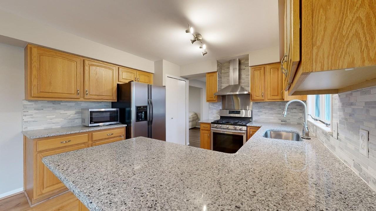 3129 Fawnmeadow Ct - Photo 3 of 22