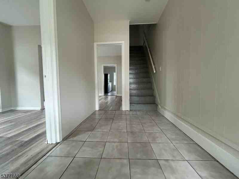 135 W Chrystal St - Photo 5 of 27