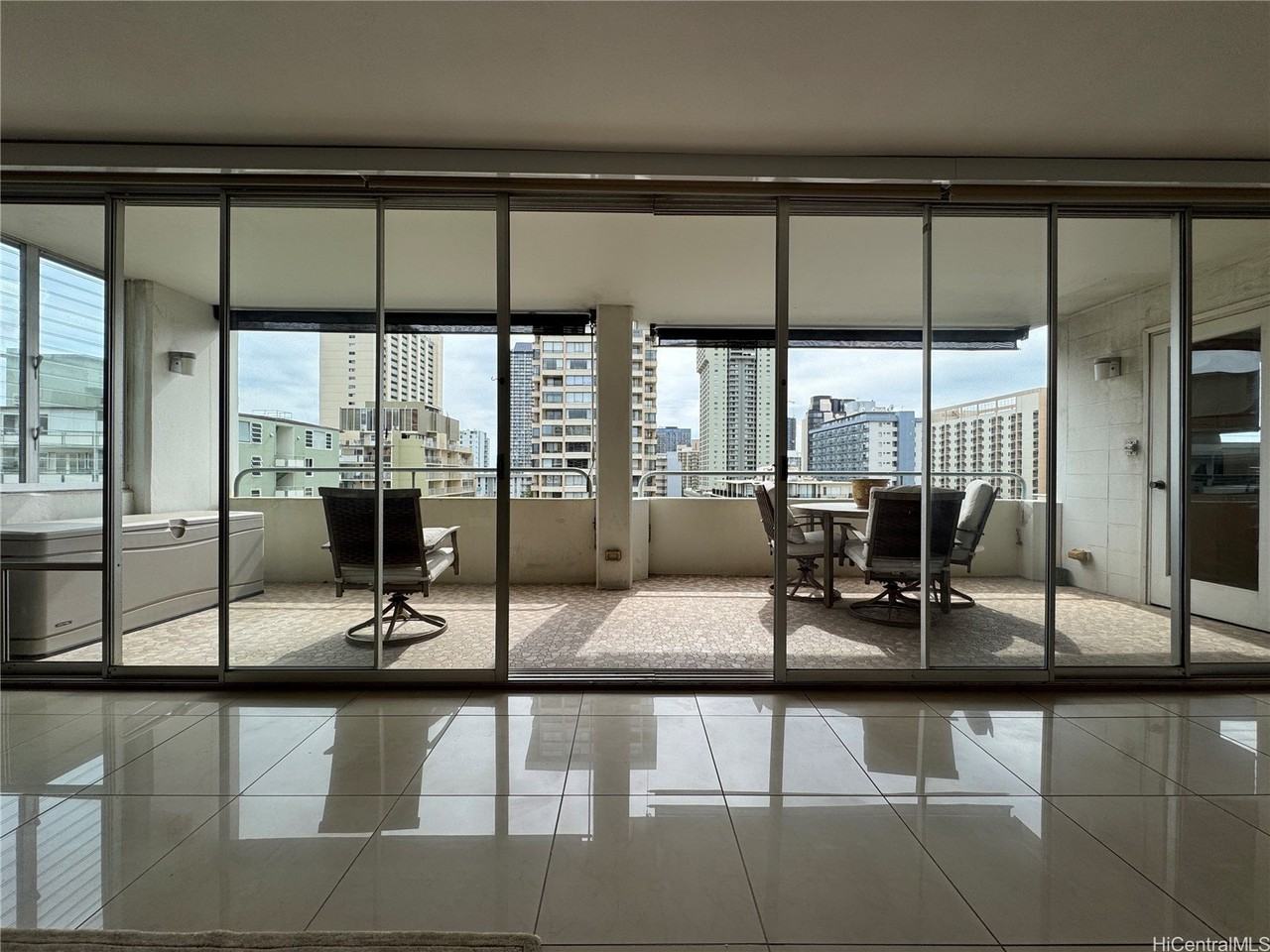 430 Kaiolu St Apt 1101 #1101 - Photo 5 of 20