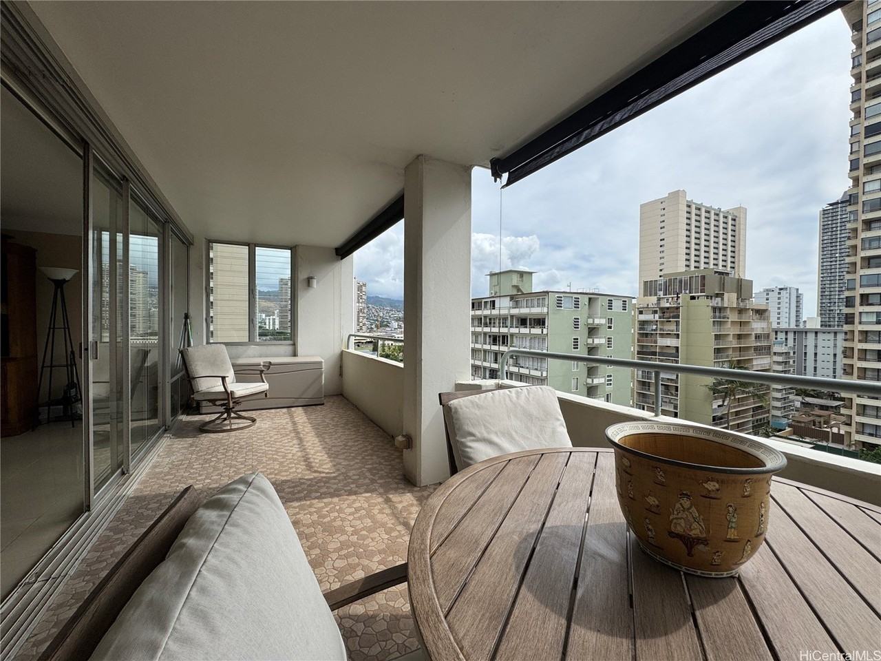 430 Kaiolu St Apt 1101 #1101 - Photo 7 of 20
