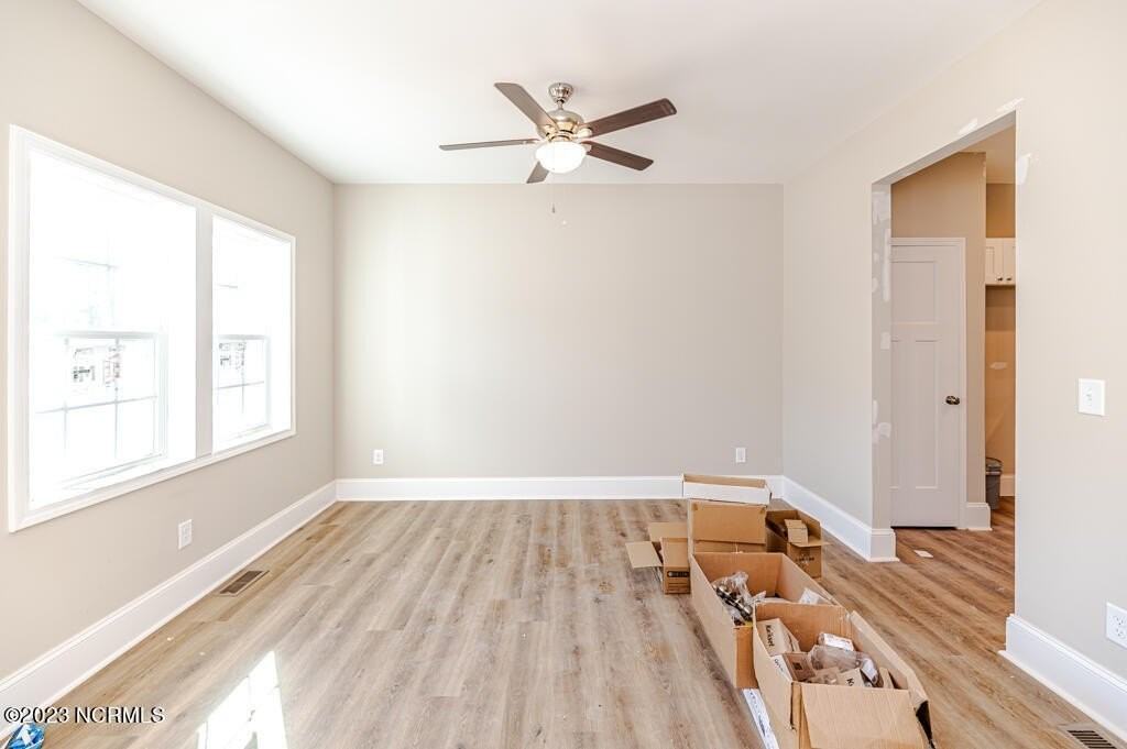 517 Stadium Dr - Photo 5 of 39