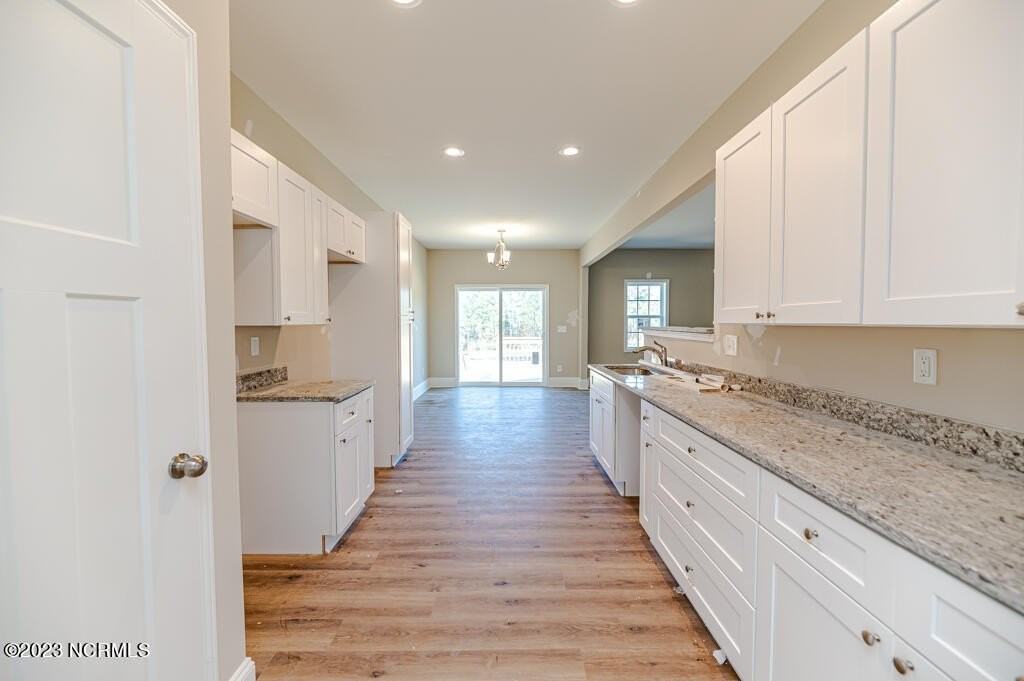 517 Stadium Dr - Photo 6 of 39