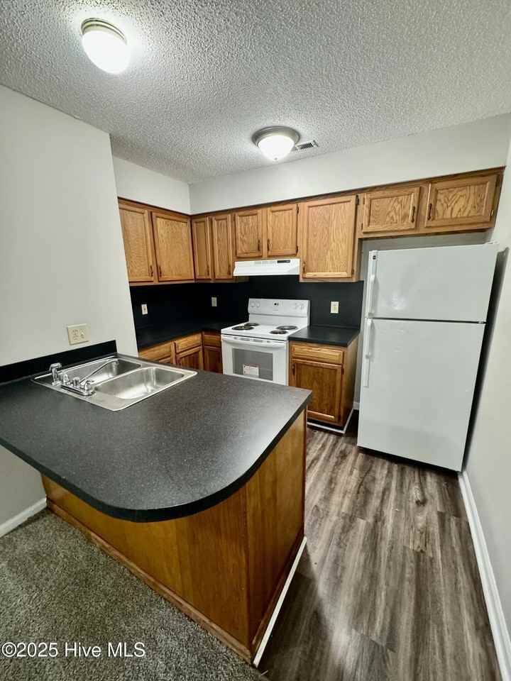 3402 Evans St Apt A #A - Photo 4 of 7