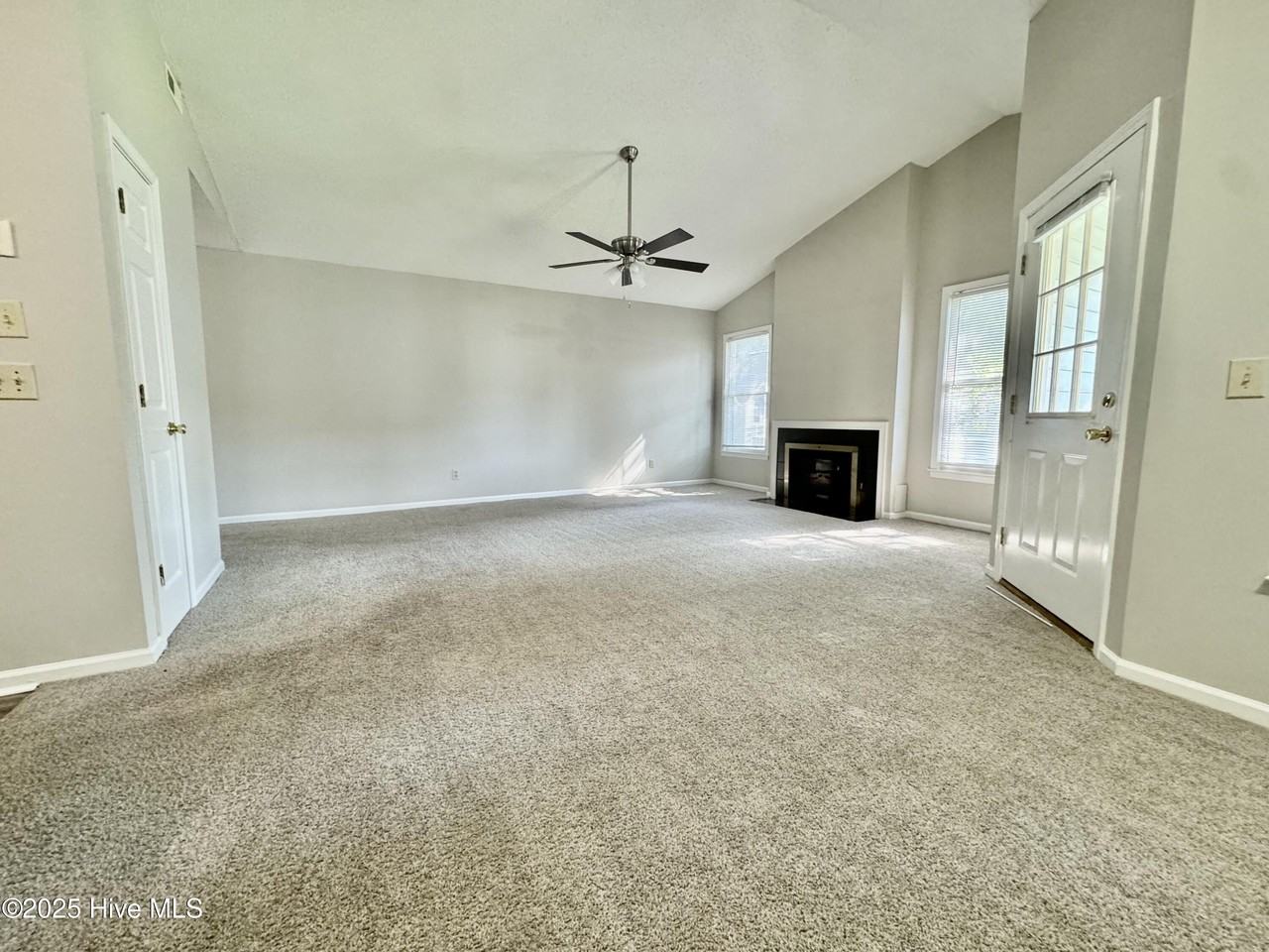 3402 Evans St Apt A #A - Photo 5 of 7