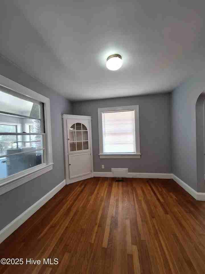 2409 S Memorial Dr - Photo 4 of 12