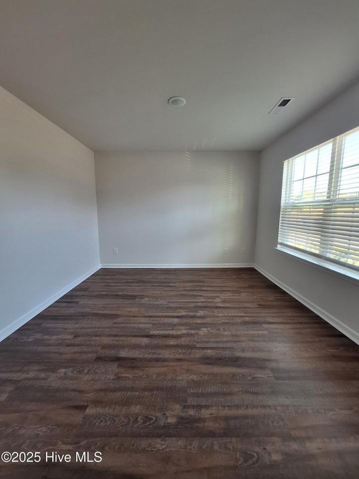 1213 Fowler Dr - Photo 5 of 18