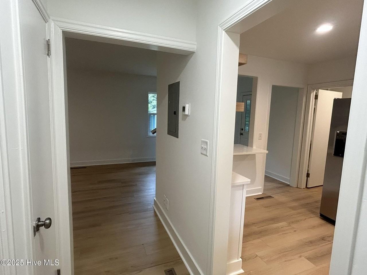 4929 Oleander Dr - Photo 4 of 27